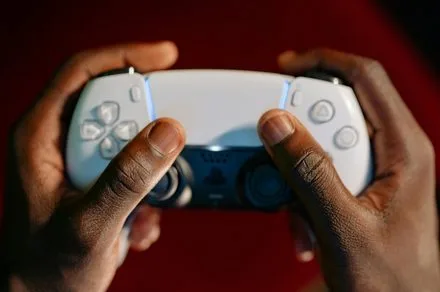 Sony nộp bằng sáng chế tay cầm PlayStation modular mới, có màn hình cảm ứng tách rời